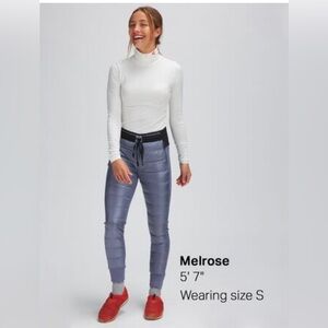 HYBRID DOWN JOGGER - Blue
Size S
Like new
Worn ones